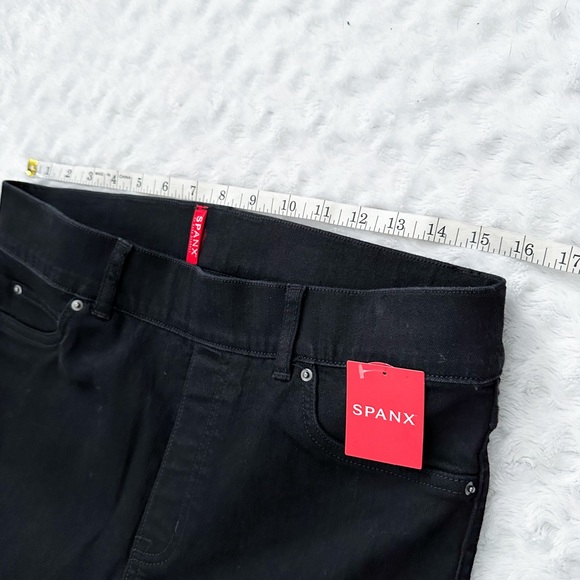 NWT- SPANX Mid Rise Black Pull On Skinny Jean - Picture 13 of 15